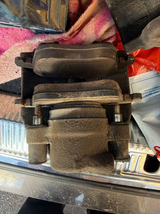 Vând frane complete a4 b8