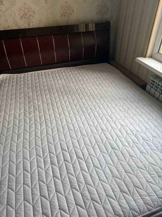 Спальная кровать