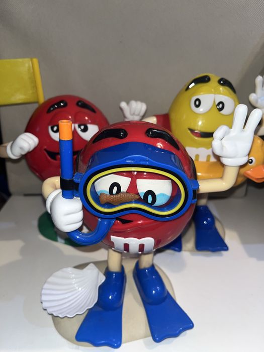 M&M колекционерски диспенсъри и фигурки