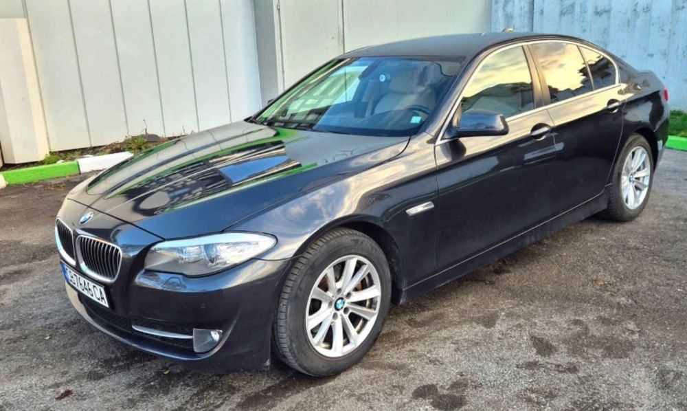 Автомобил BMW 523