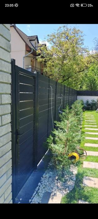 Usa secțională Industriala care rezistă! La timp, la treabă, la glume