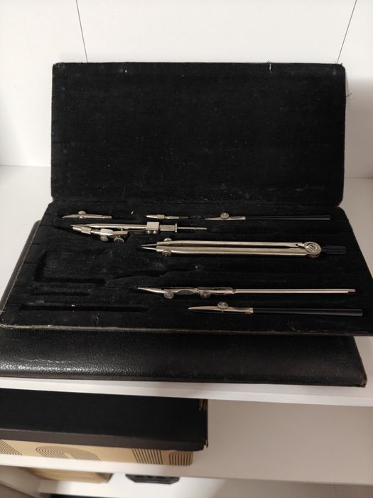 Чертожни и струменти