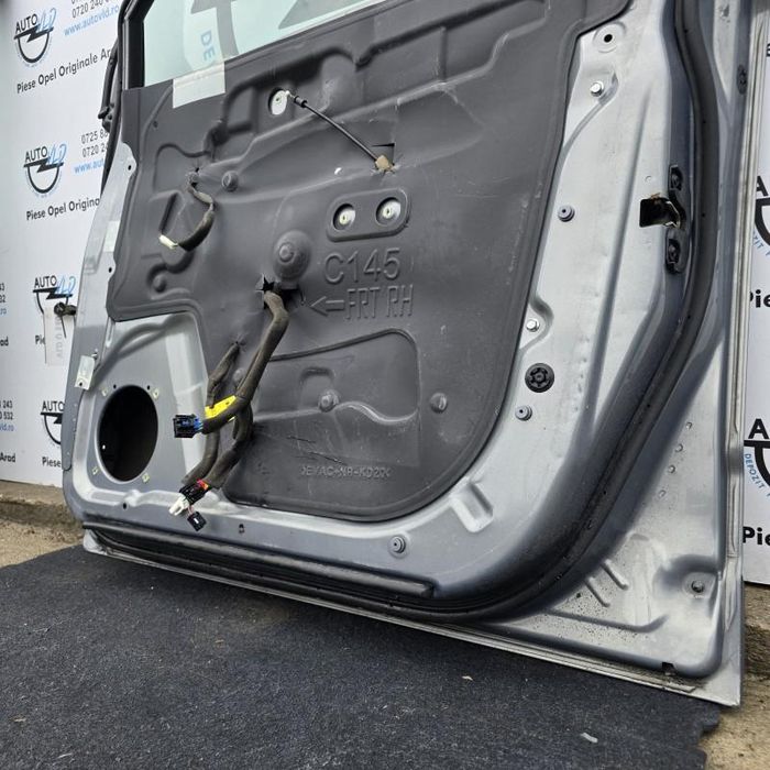 Portiera usa dreapta fata Opel Antara