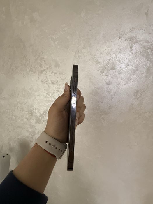 Продам Iphone 12 pro