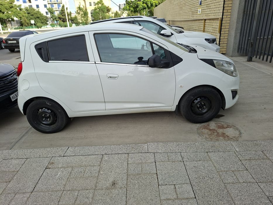 Chevrolet spark sotiladi