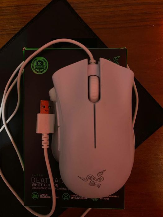 Мышка: Razer DeathAdder. Белый цвет