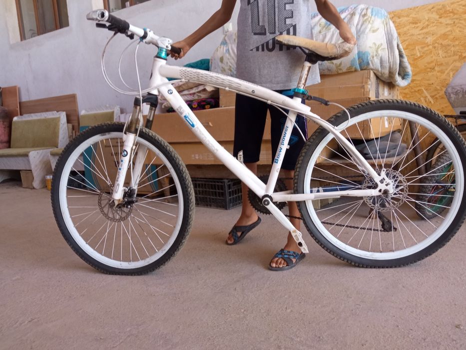 Велик BMW в хорошист состояне