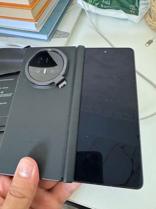 Honor magic V6 раскладушка срочно продаю