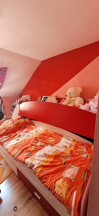 Set mobilier tineret roșu-alb de vânzare – pat supraetajat + birou + dulap
