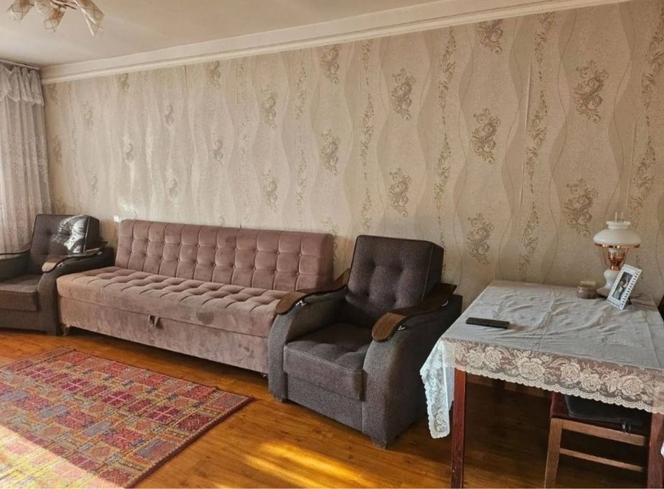 Чиланзар 1 квартал улица Мукимий Продается 3 комнатная квартира