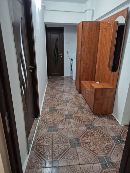 Inchiriez apartament 2 camere etajul 5 /9 bulevardul unirii sud buzau