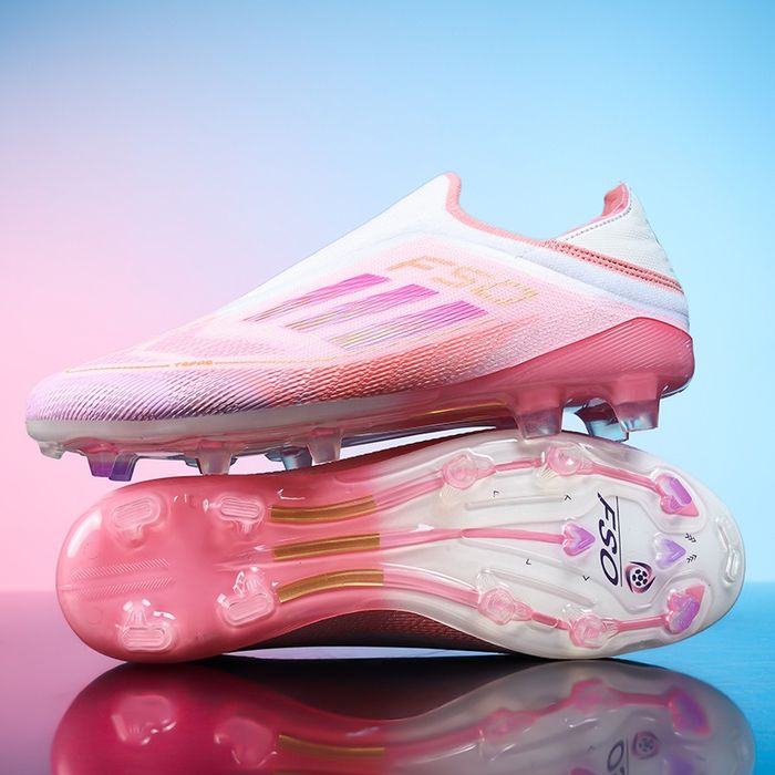 Adidas F50 butsa va sarakanoshkalar