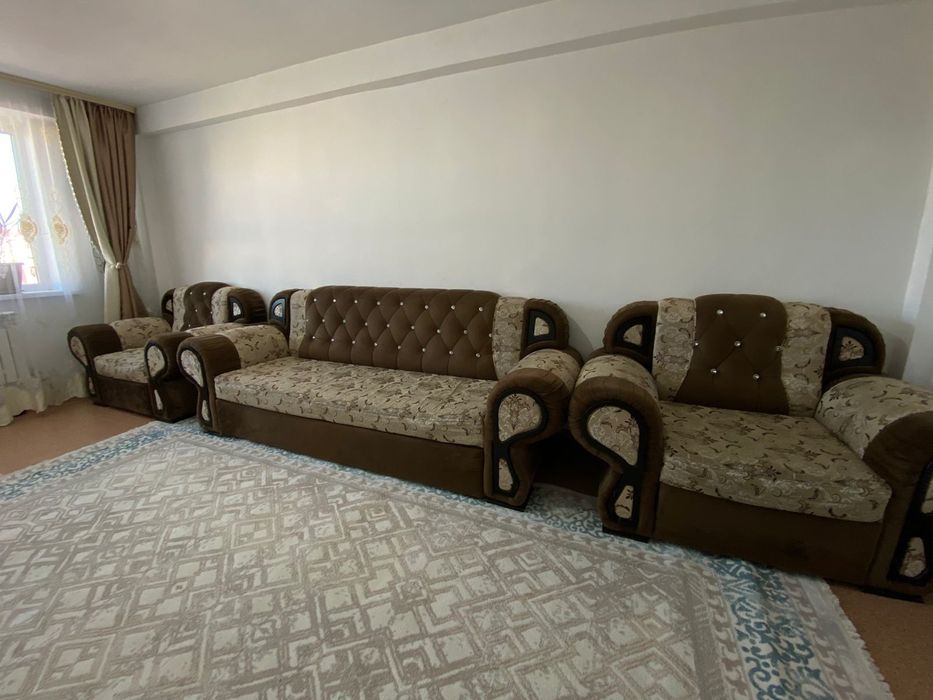 Срочно продам диван