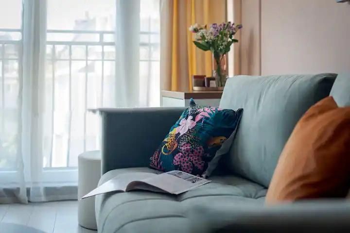 Дава се под наем Двустаен апартамент в София, Хладилника - 40 кв.м за 750 € - Снимка #2