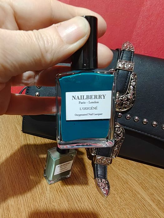 Марков лот козметика за коса кожа и нокти