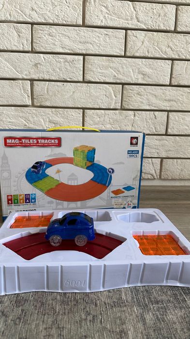 Детская машинка на рельсах