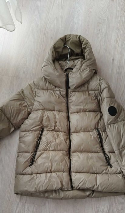 Яке Zara. Цвят маслина. Размер S/М