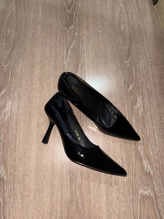 Туфли Zara черные