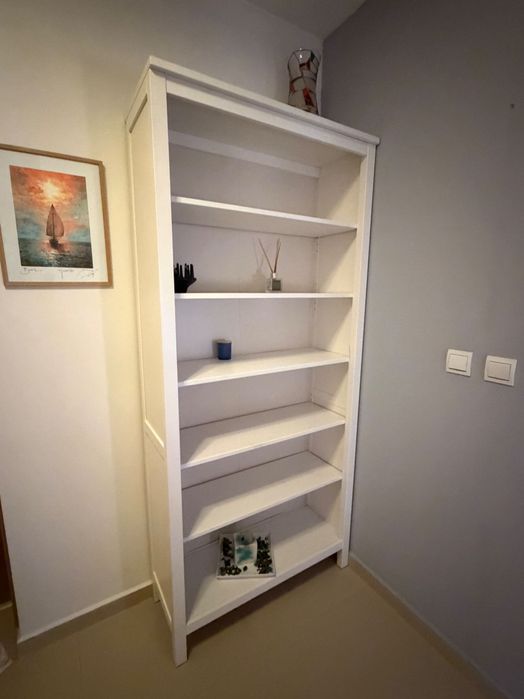 Бяла секция ИКЕА с 6 рафта – като нова