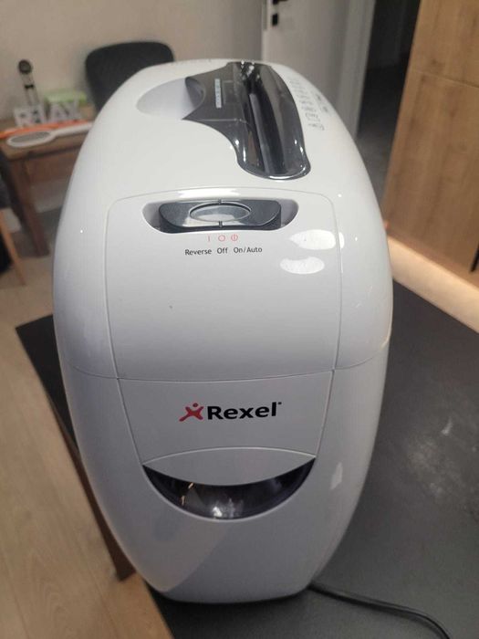 Шредер за хартия Rexel