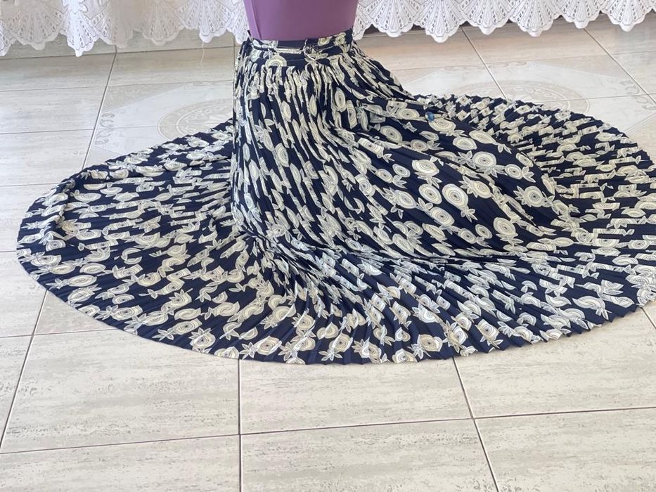 fustă lungă frumoasa