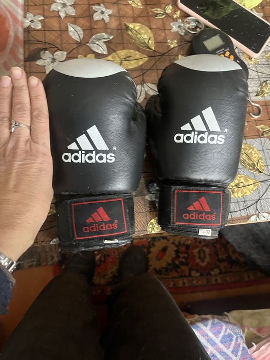 Продам перчатки для бокса
