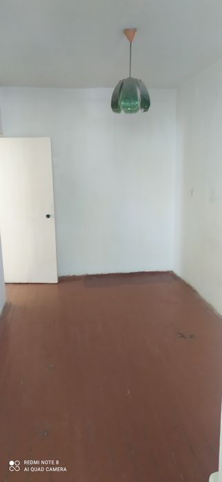 2-х комнатная кв-ра г ангрен 2 этаж центре города , требует ремонта