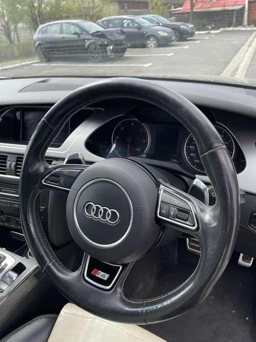 Dezmembrez Audi A4 B8 2.0 CAGA