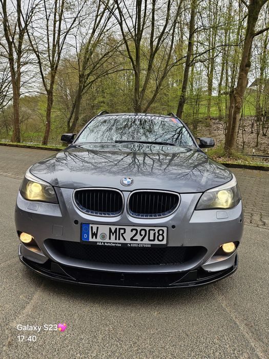 BMW e61 525i aproape ful și întreținut