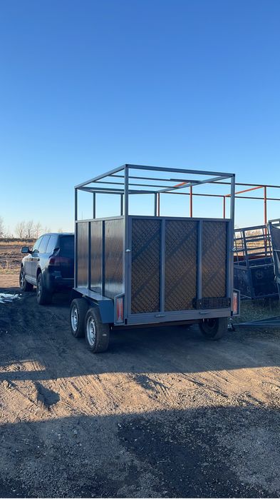 Коневозка прицеп новый