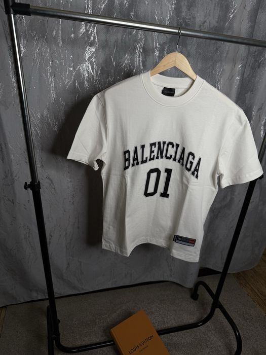 Tricou Balenciaga