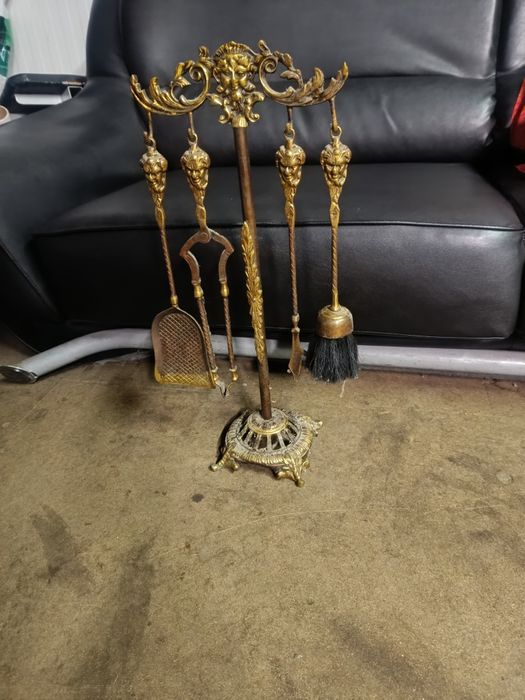 Бронзови аксесоари за камина