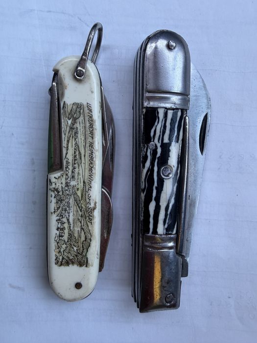 Два броя стари джобни ножки