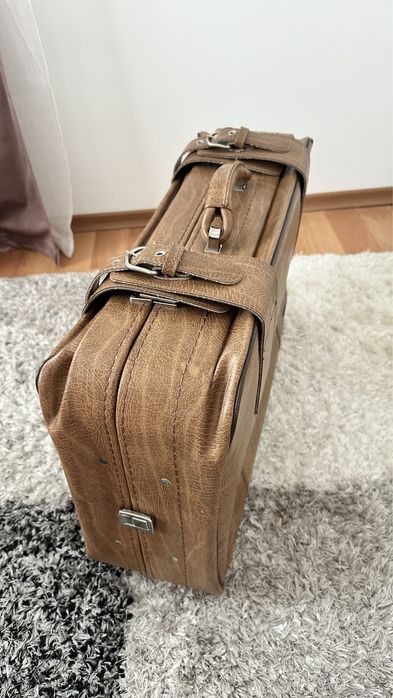 Кожен куфар