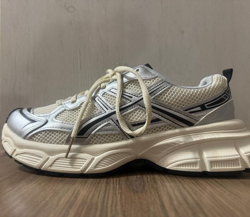 кроссовки Asics original