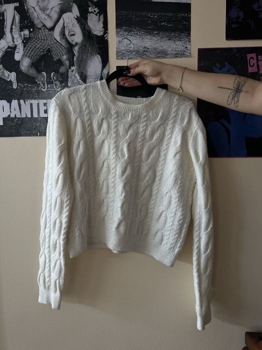 Бял пуловер Bershka