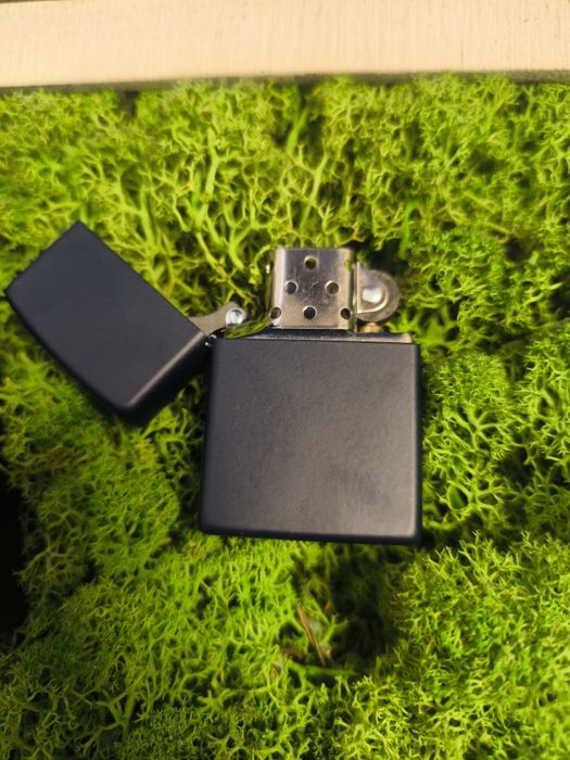 Bricheta zippo .