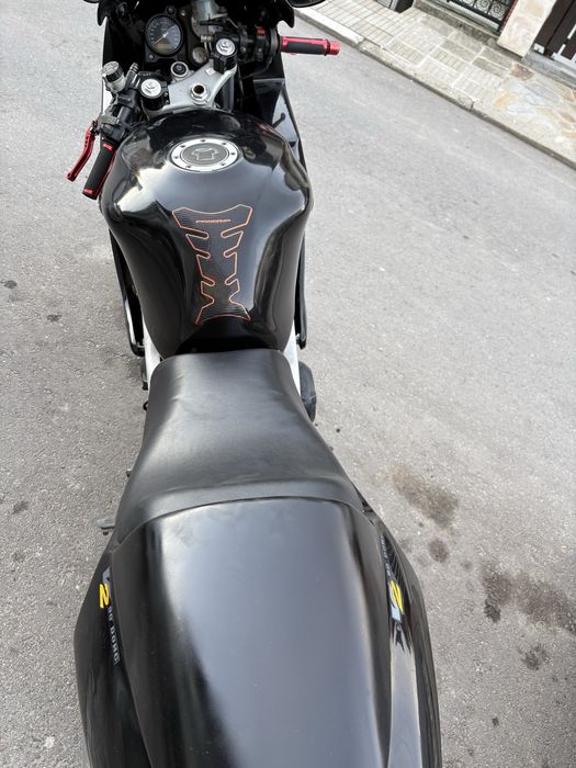 Хондаа втр 1000.