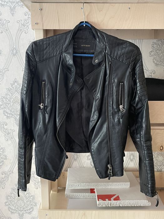 косухи женские на молнии