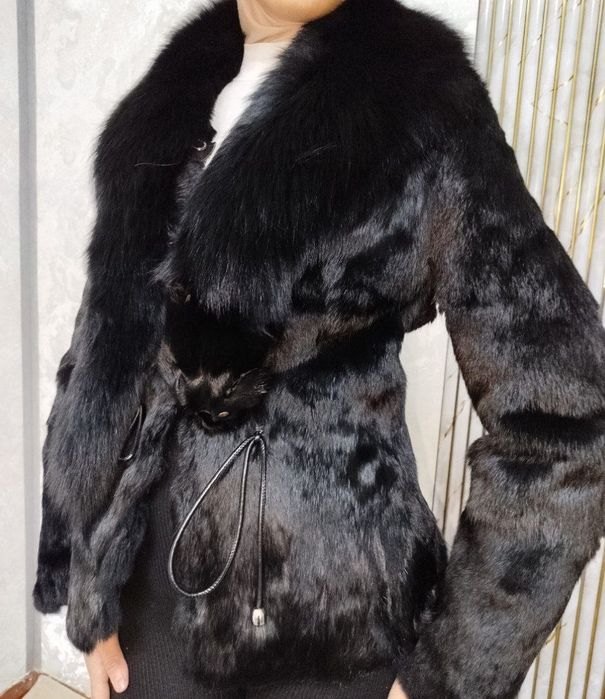 Palto va shuba sotiladi