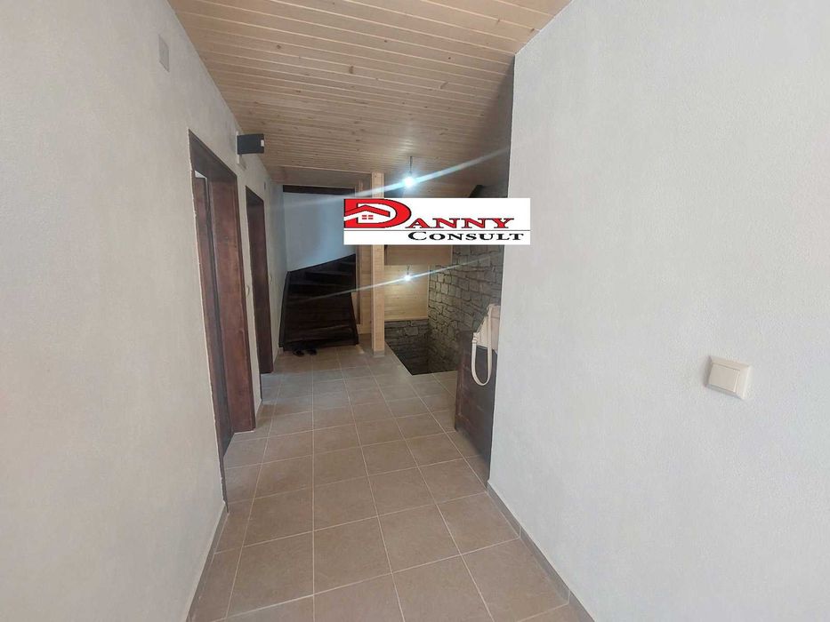 Двуетажна реновирана къща в с. Радевци - Габровски балкан