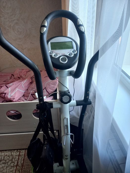 Продаётся эллиптический тренажёр