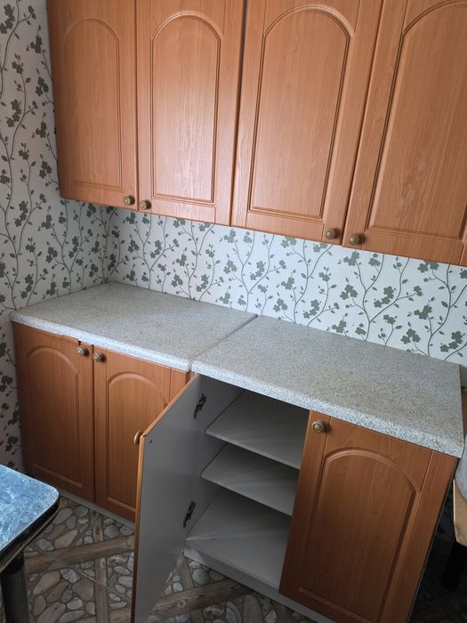 Продается холодильник и кух гарнитур