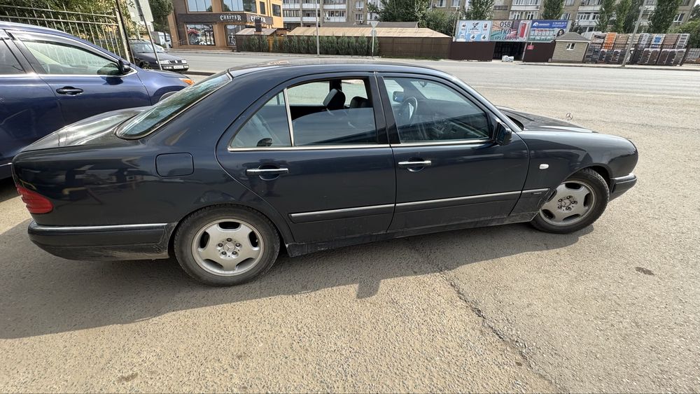 Продам мерседес е280 газ бензин