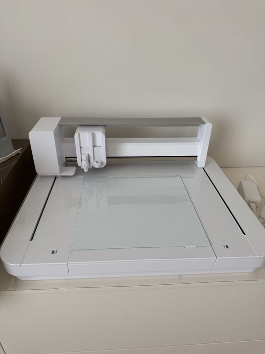 Продам плоттер silhouette curio 2