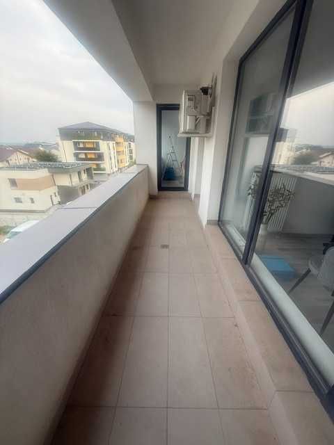 Proprietar vand apartament nou 3 camere 2 bai terasa etaj3/5 lift doua locuri de parcare. exclus agentii imobiliare sau intermediari.