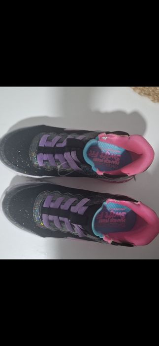 Adidași skechers noi  fete mas 32