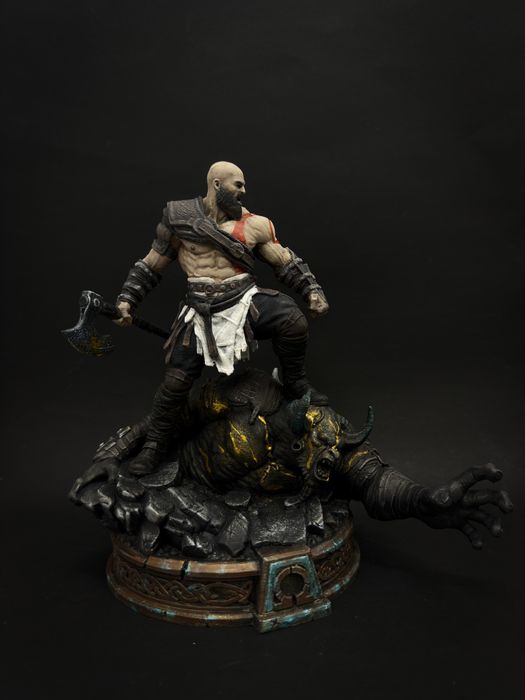 Statueta Kratos vs. Brenna Dauði – God of War 24 cm