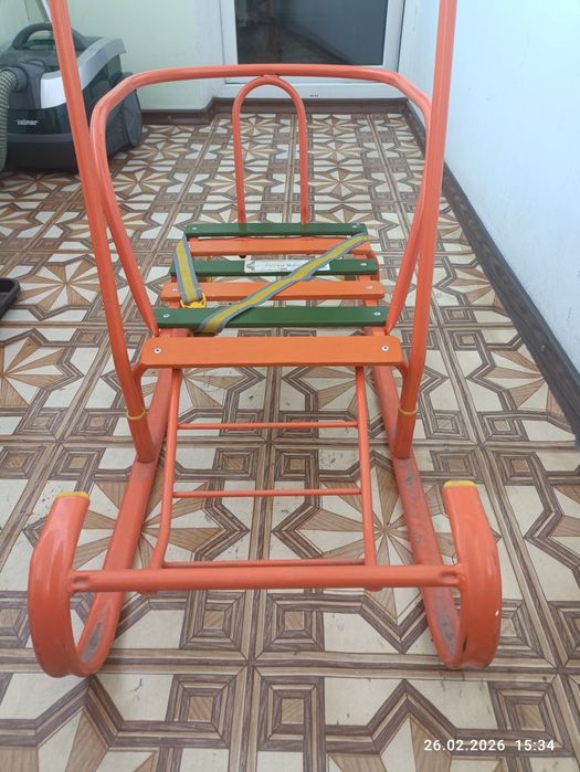 Продам санки в хорошем состоянии