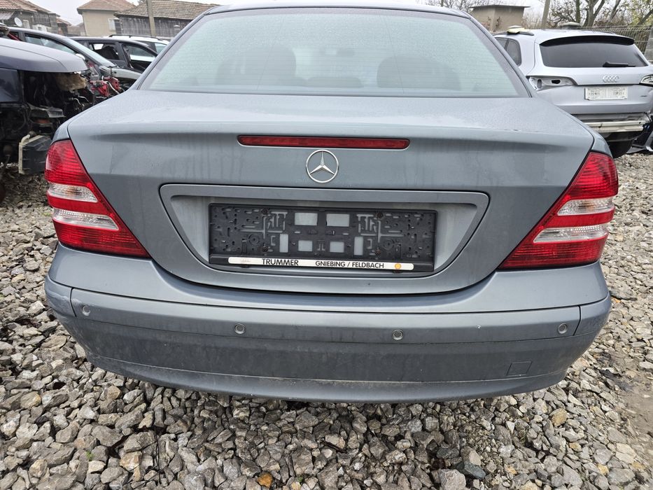 Продавам мерцедес ц200 комресор на части